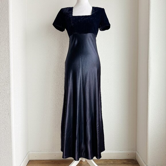 VINTAGE MIDNIGHT BLUE VELVET AND SATIN‎ DRESS - Picture 1 of 8